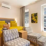 Urban Oasis Aparthotel