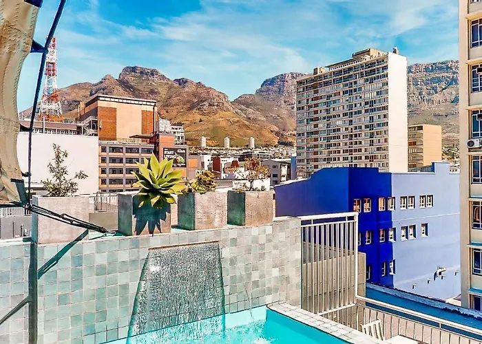 Urban Oasis Aparthotel