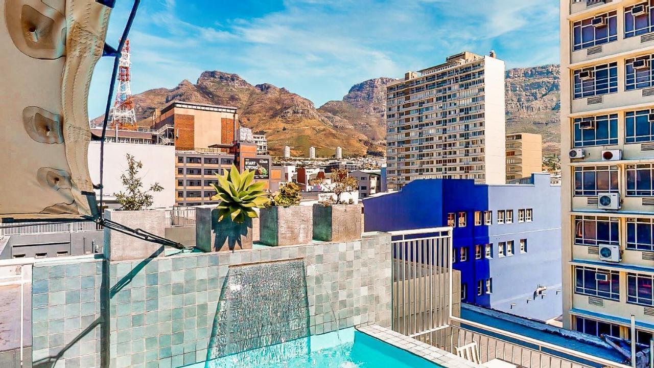 Urban Oasis 3*